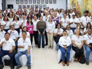 Entrega Ana Paty Peralta gafetes de identificación a personal del DIF BJ