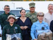 Fortalece Ana Paty Peralta la transformación policial con entrega de uniformes