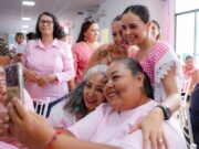 Reconoce Ana Paty Peralta labor de mujeres tianguistas en Cancún