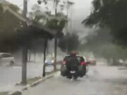 Lluvias inundan diversas calles de Chetumal
