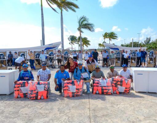 Mara Lezama entrega equipo pesquero por más de 8 mdp y anuncia reapertura de ventanilla de apoyos en SEDARPE