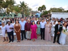 23 parejas sellan su compromiso de vida en el Muelle de Pescadores de Puerto Morelos