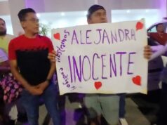 Retiene Fiscalía a trabajadora del Sesa por dulces intoxicantes; compañeros protestan