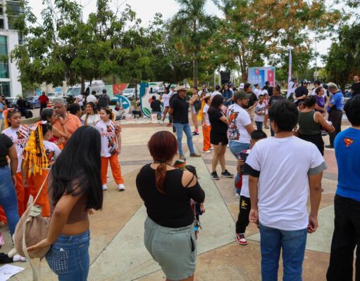 Celebran 56 aniversario de Cancún con Paseo Cancunense