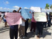 Marchan estudiantes por mal estado de alberges en Chetumal