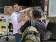 Supervisa Pablo Bustamante entrega directa de apoyos alimentarios