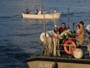 Rinde Mara Lezama homenaje a hombres caídos del mar con ofrenda floral en Cozumel
