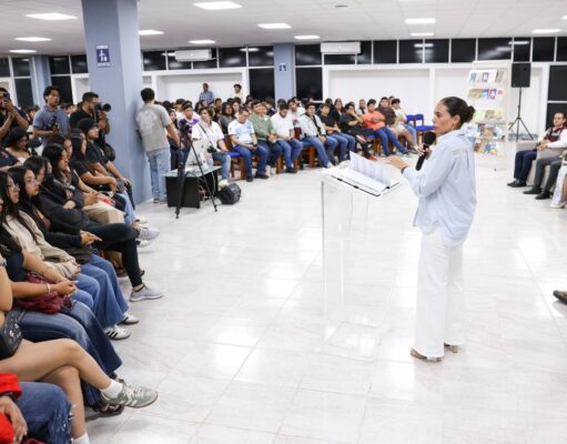 A través de la lectura, las juventudes pueden expresarse, construir y crear lo que quieren ser: Ana Paty Peralta