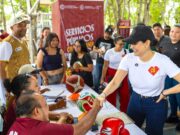Estefanía Mercado impulsa soluciones directas para cientos de familias de Villas del Sol con jornada de “Chambamanía”