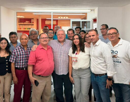 Dialoga Rafael Marín con comerciantes de la Central de Abastos de Cancún sobre los retos económicos