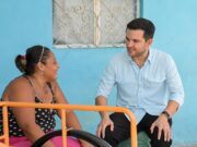 Acerca Pablo Bustamante apoyos del Bienestar a familias vulnerables de Cancún