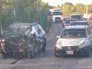 Muere mujer tras choque de camión Del Valle, en la carretera a Isla Blanca