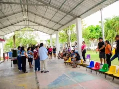 Respaldan asociaciones de padres de familia decisión de mantener el calendario escolar sin modificaciones