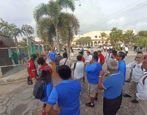 Trabajadores bloquean acceso a Puerto Costa Maya, por falta de reparto de utilidades