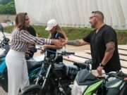 Mara Lezama entrega vehículos y motocicletas recuperadas a sus propietarios