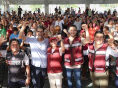 Con cariño y respaldo, cancunenses reciben a Ana Paty Peralta en la Supermanzana 227