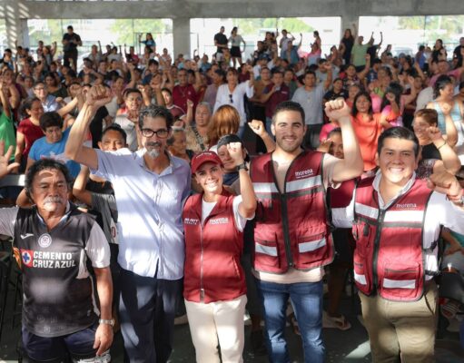 Con cariño y respaldo, cancunenses reciben a Ana Paty Peralta en la Supermanzana 227