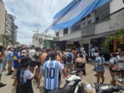 Argentinos playenses sufren y reviven con su selección