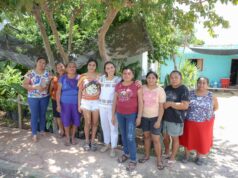 Camina Ana Paty Peralta las comunidades del Estado, defendiendo la Transformación
