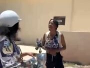 Detienen a turista en Tulum por arrojar comida a comensales