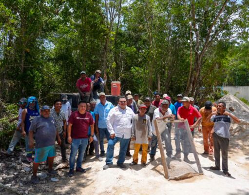 Chacón supervisa avances de los trabajos de construcción de la barda perimetral de la unidad deportiva Revolución
