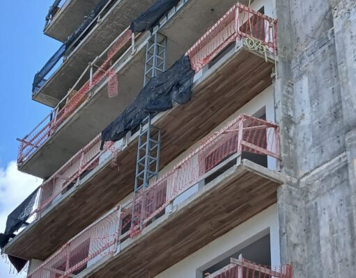‘Éxodo’ de albañiles en Quintana Roo por detención de obras