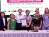 Recibe Estefanía Mercado reconocimiento durante la clausura de la Tercera Reunión Plenaria de Contralores de Quintana Roo