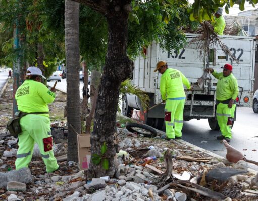 Atiende mega jornada de limpieza camellones y avenidas principales