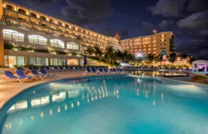 Va embargo del Hotel Parnassus en Cancún; después vendrá el remate