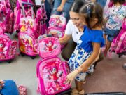 Estefanía Mercado respalda a familias con entrega de más de 1,400 mochilas escolares en la zona rural