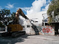 Tras una década de abandono, inicia la demolición del hospital general para dar paso al Nuevo Hospital Materno Infantil de Cancún
