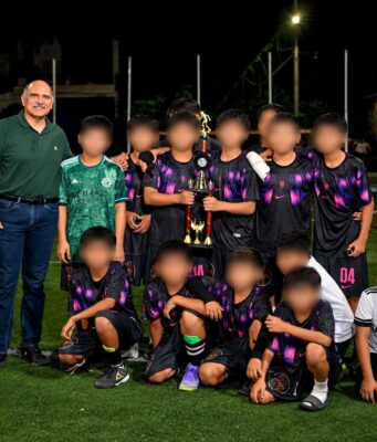 Convive Jorge Portilla con deportistas de la zona de transición