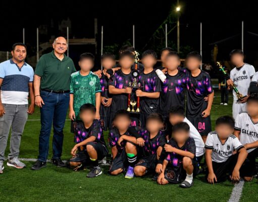 Convive Jorge Portilla con deportistas de la zona de transición