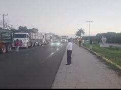 Transportistas de Q Roo se unen a la protesta nacional en la carretera Cancún-Playa del Carmen Transportistas