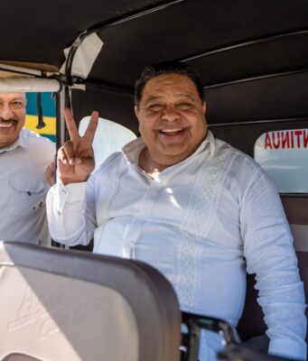 Anuncia solicitud de licencia Orlando Muñoz en Playa del Carmen Orlando Muñoz