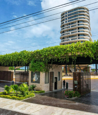 Reclaman residentes de Central Park Towers Cancún deficiencias, filtraciones y amenidades incumplidas