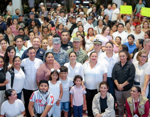 Ana Paty Peralta inicia gira de rendición de cuentas en Villas Otoch Paraíso