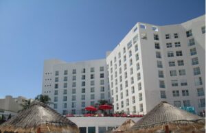 Anuncian programa ‘Renueva Cancún’, con facilidades para hoteles