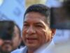 Detienen a alcalde Puerto Aventuras con oden de aprehensión