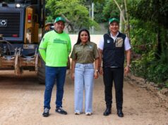 Supervisa Blanca Merari obra de pavimentación en la calle Nauyaca, en Leona Vicario